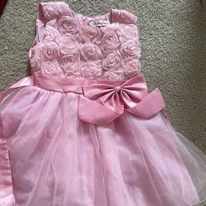 Very nice pretty kids dress size 130